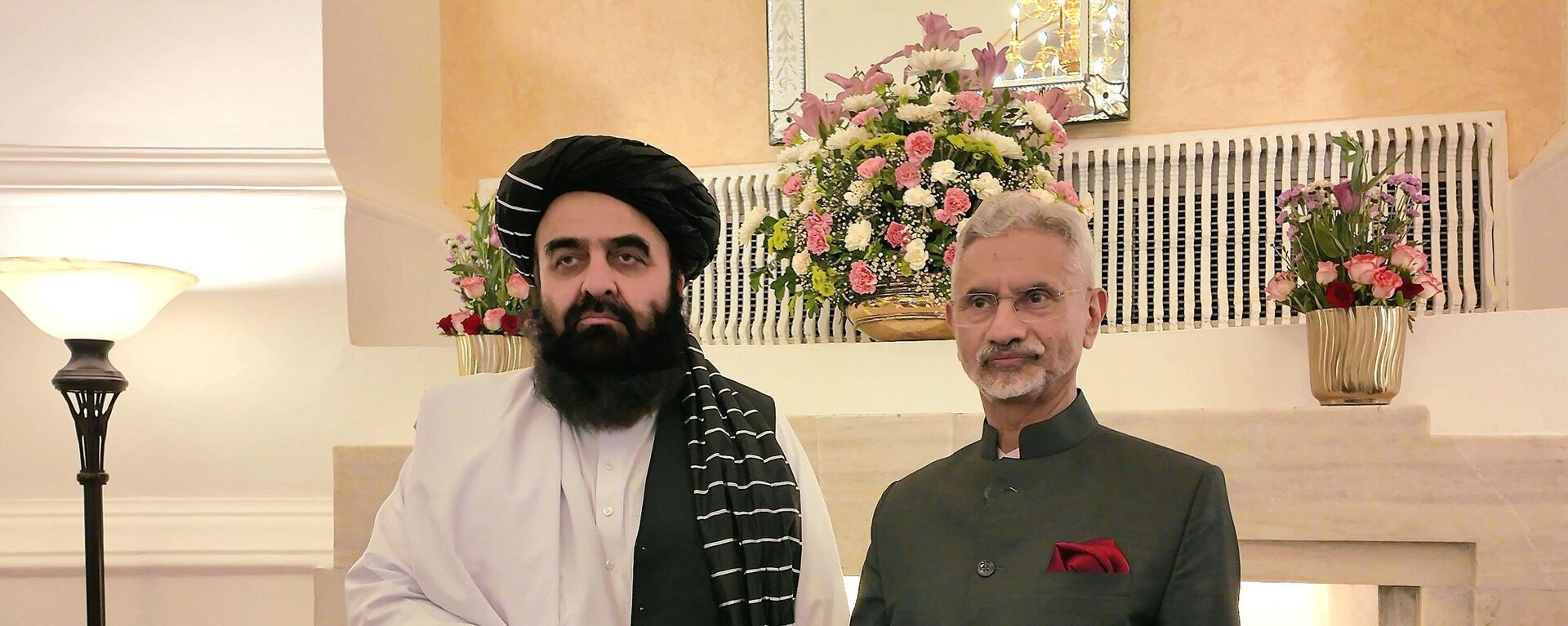 Indian MEA S Jaishankar with Afghanistan Foreign Minister Amir Khan Muttaqi - Sputnik India, 1920, 10.10.2025