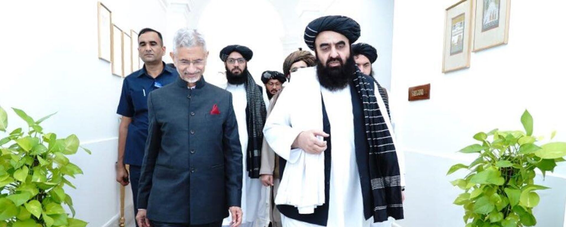 EAM Jaishankar meets with Foreign Minister Mawlawi Amir Khan Muttaqi of Afghanistan in New Delhi.  - Sputnik India, 1920, 10.10.2025