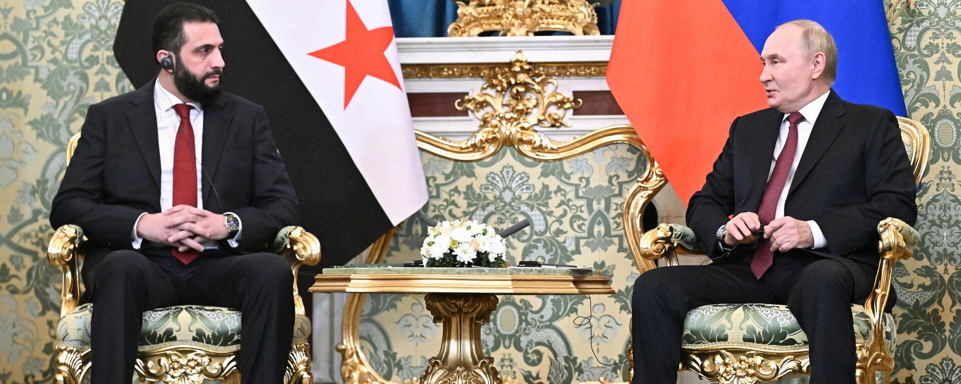 Встреча президента Владимира Путина и президента Сирии Ахмеда аш-Шараа - Sputnik भारत, 1920, 15.10.2025