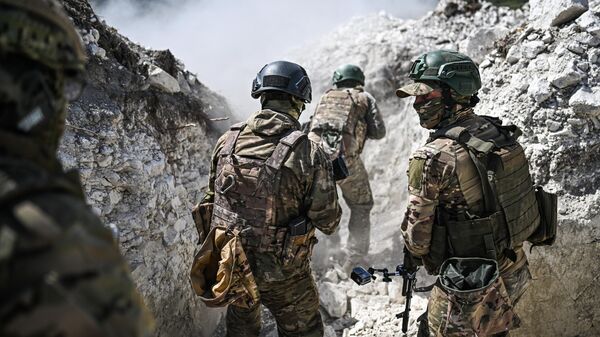 Russian servicemen take part in combat training at an undisclosed location in the course of Russia's military operation. - Sputnik भारत