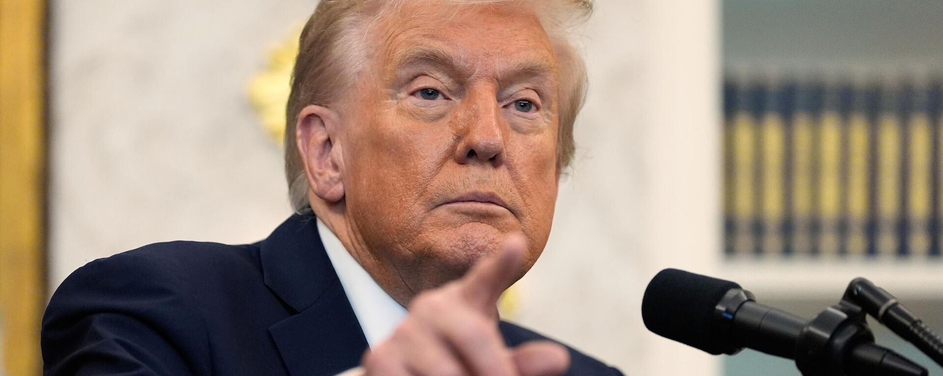 President Donald Trump speaks in the Oval Office of the White House, Thursday, Oct. 16, 2025, in Washington - Sputnik India, 1920, 27.10.2025