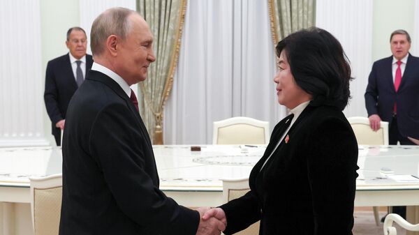 Russian President Vladimir Putin and North Korean Foreign Minister Choe Son Hui - Sputnik भारत