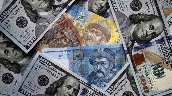 US and Ukrainian notes and coins - Sputnik भारत