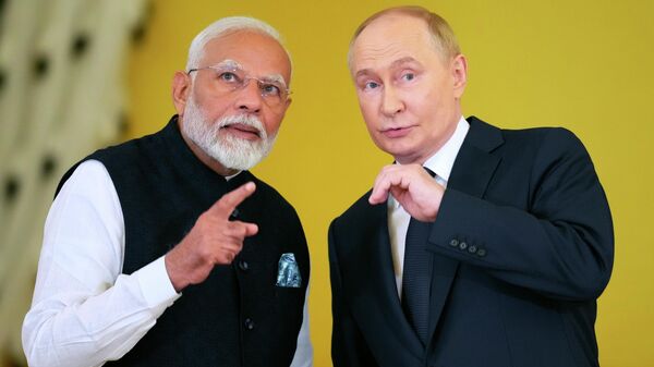 Russian President Vladimir Putin, right, and Indian Prime Minister Narendra Mod - Sputnik India