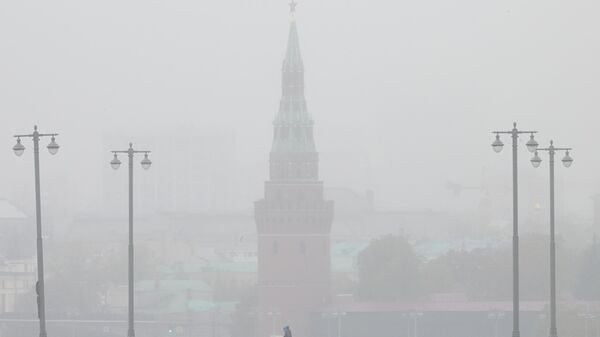 A view shows a Kremlin's tower on a foggy day, in Moscow, Russia. - Sputnik भारत