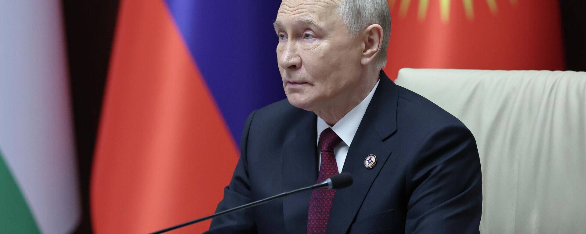 Russian President Vladimir Putin during an expanded meeting of the CSTO Collective Security Council - Sputnik भारत, 1920, 27.11.2025