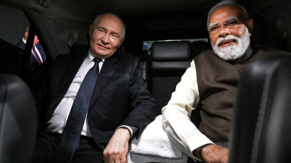 Russian President Vladimir Putin and Indian Prime Minister Narendra Modi began their conversation in Modi's car - Sputnik India