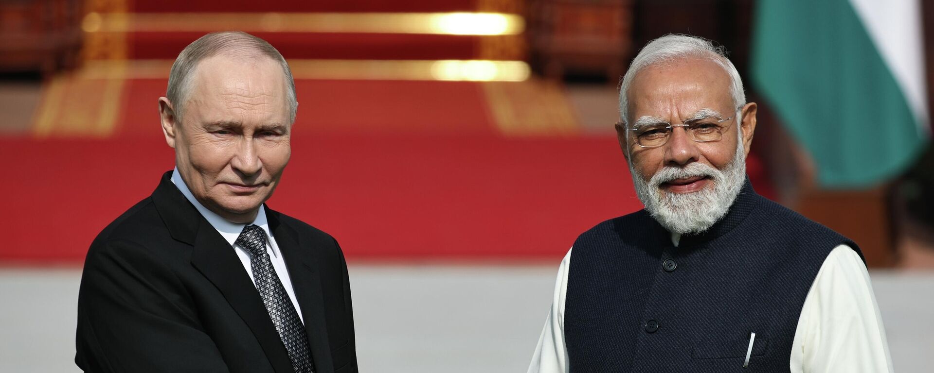 Russian President Vladimir Putin and Indian Prime Minister Narendra Modi - Sputnik India, 1920, 08.12.2025