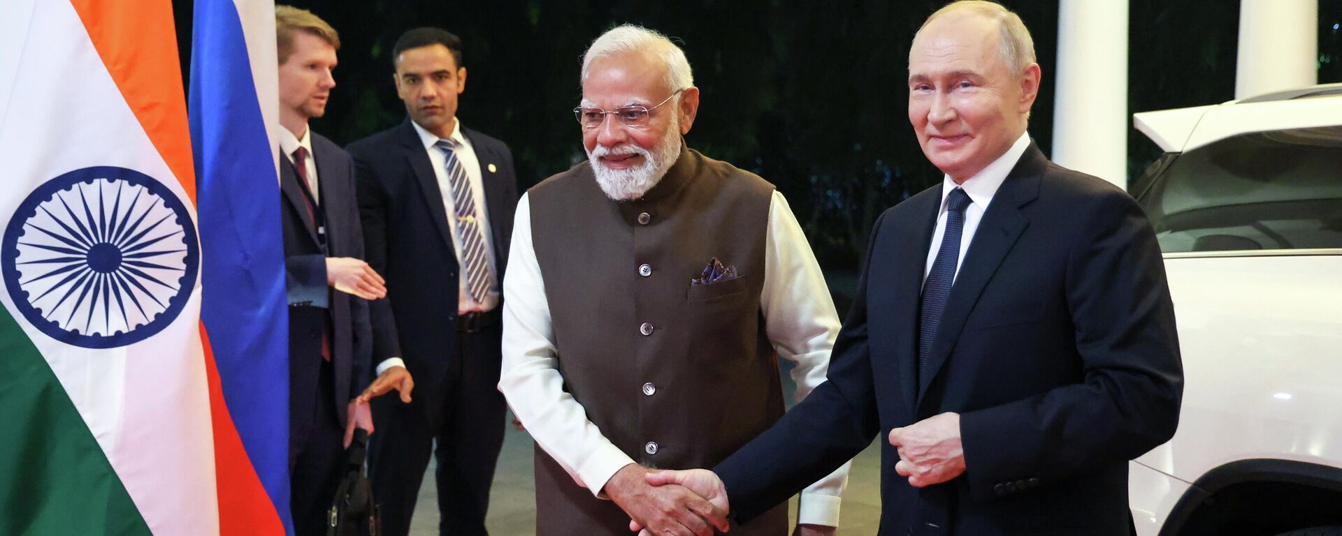 Russian President Vladimir Putin and Indian Prime Minister Narendra Modi - Sputnik भारत, 1920, 05.12.2025
