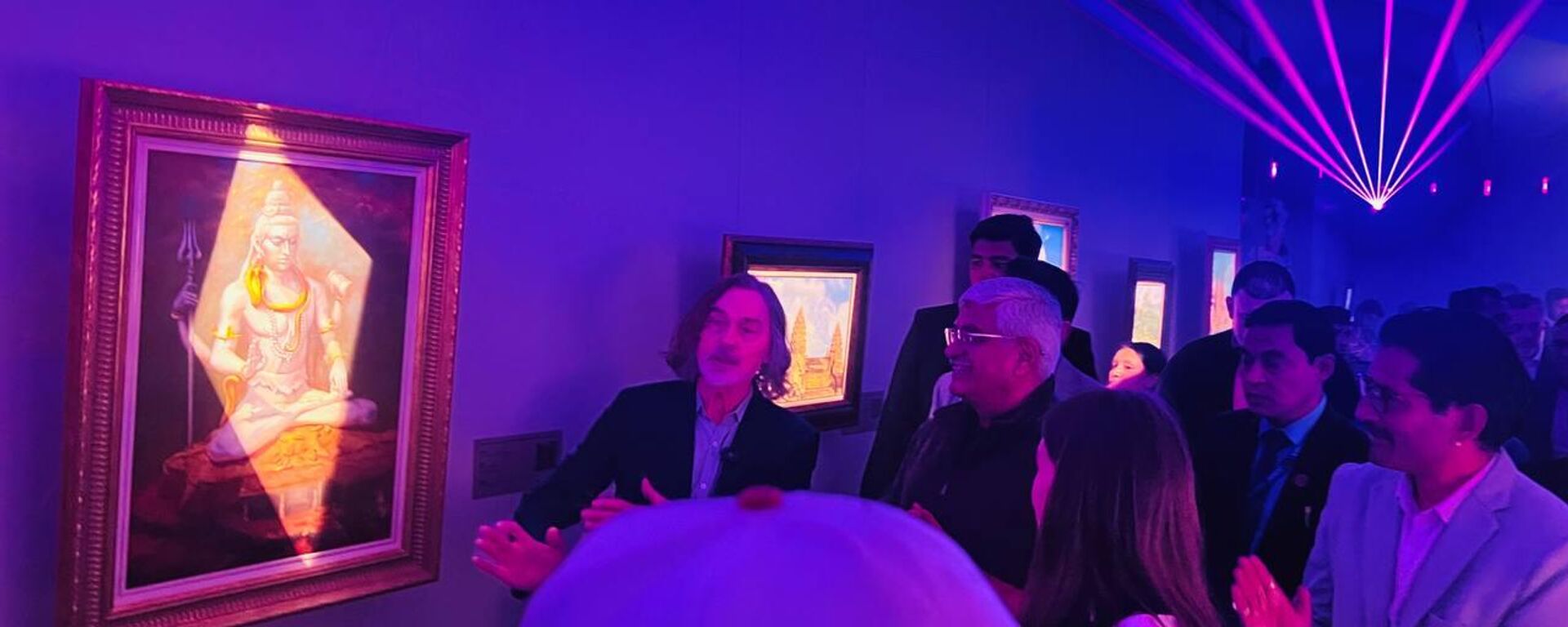 Immersive Exhibition by Russian Artist Nikas Safronov Opens in New Delhi - Sputnik भारत, 1920, 07.12.2025