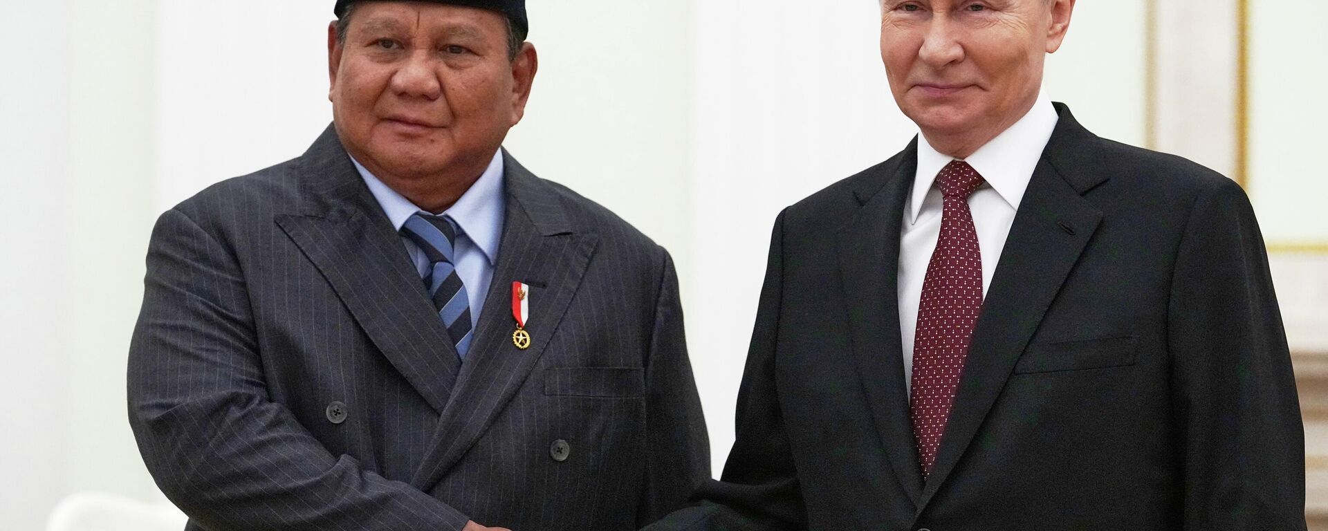 Russian President Vladimir Putin,  and Indonesian President Prabowo Subianto  - Sputnik India, 1920, 03.02.2026