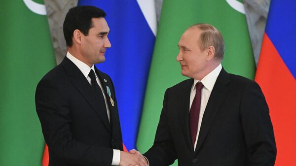  Russian President Vladimir Putin and his Turkmen counterpart Serdar Berdimuhamedov - Sputnik India