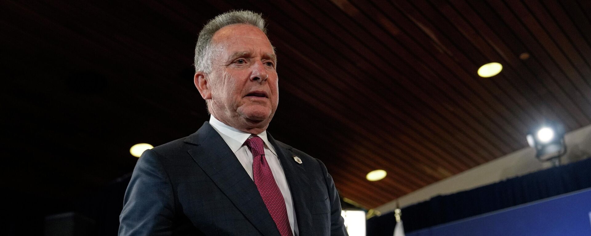 White House envoy Steve Witkoff arrives before a news conference with President Donald Trump and Russia's President Vladimir Putin at Joint Base Elmendorf-Richardson, Alaska, Friday, Aug. 15, 2025 - Sputnik India, 1920, 05.02.2026