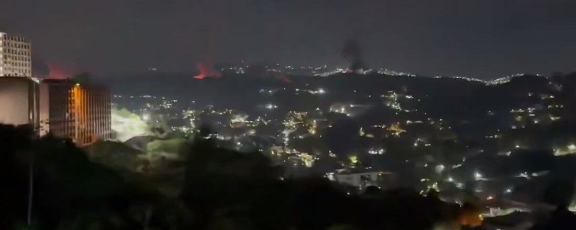 Серия взрывов в Каракасе, столице Венесуэлы - Sputnik India, 1920, 03.01.2026