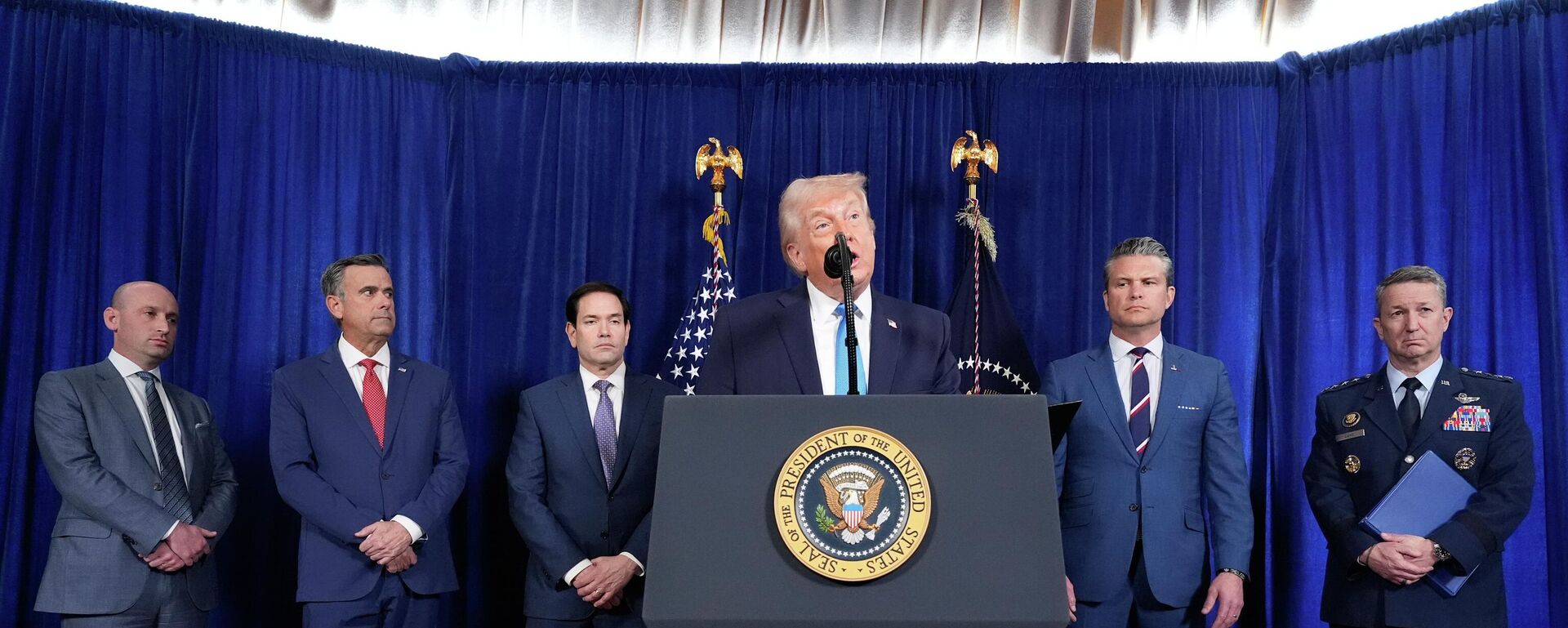 President Donald Trump speaks at his Mar-a-Lago club - Sputnik India, 1920, 04.01.2026