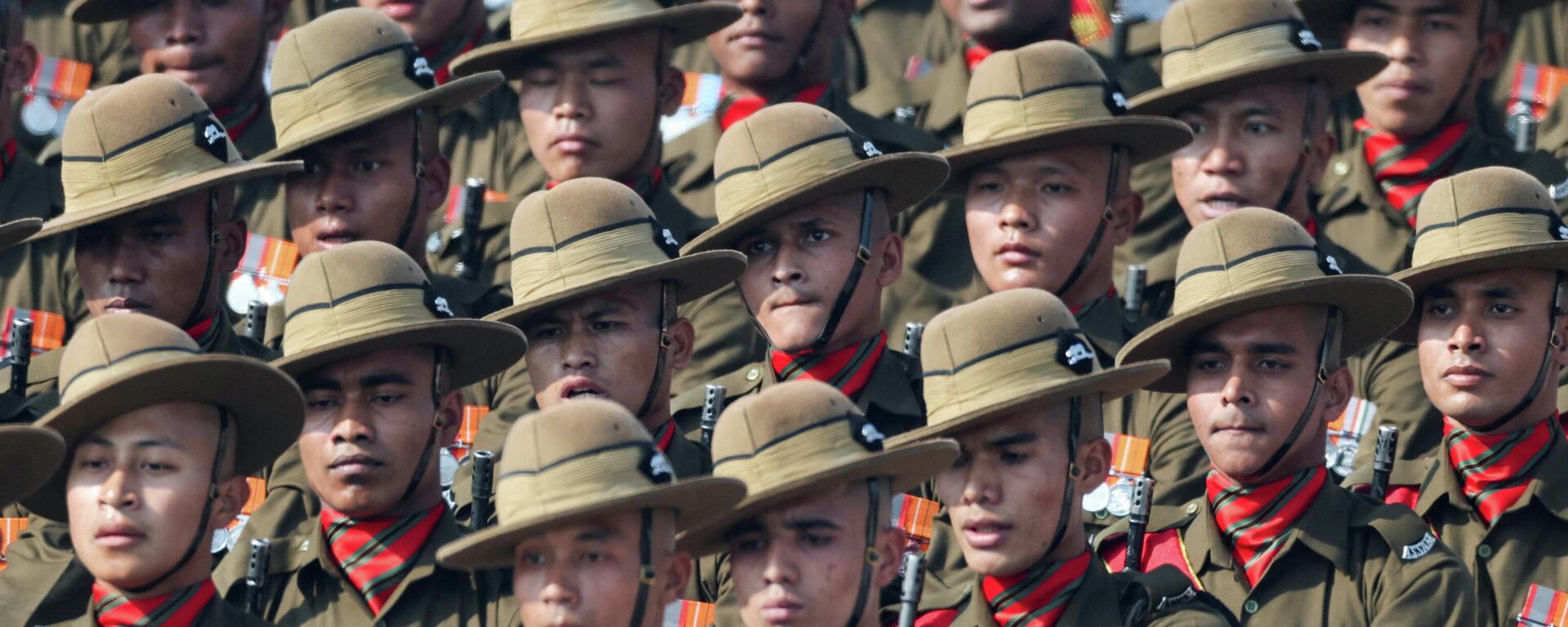 Indian soldiers march during the Republic Day parade in New Delhi, India, January 26, 2026. - Sputnik भारत, 1920, 26.01.2026