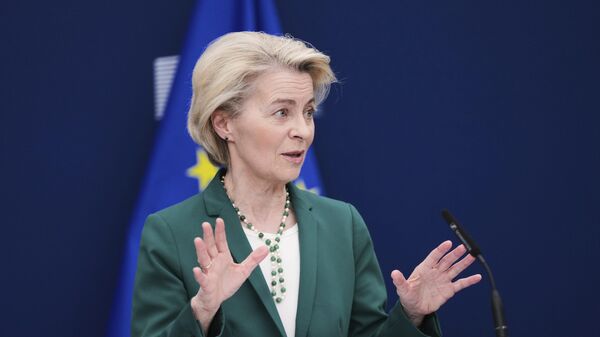 European Commission President Ursula von der Leyen addresses journalists during a media conference at EU headquarters in Brussels, Monday, April 7, 2025. - Sputnik India
