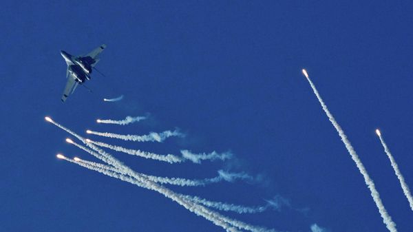 An Indian Air Force Sukhoi Su-30 fighter aircraft performs during 93rd Indian Airforce Day celebration in Guwahati, India, Sunday, Nov. 9, 2025. - Sputnik India