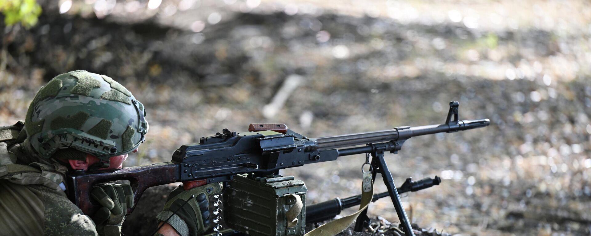  A Russian serviceman  is seen destroying Ukrainian targets in the special military operation zone. File photo - Sputnik भारत, 1920, 21.02.2026