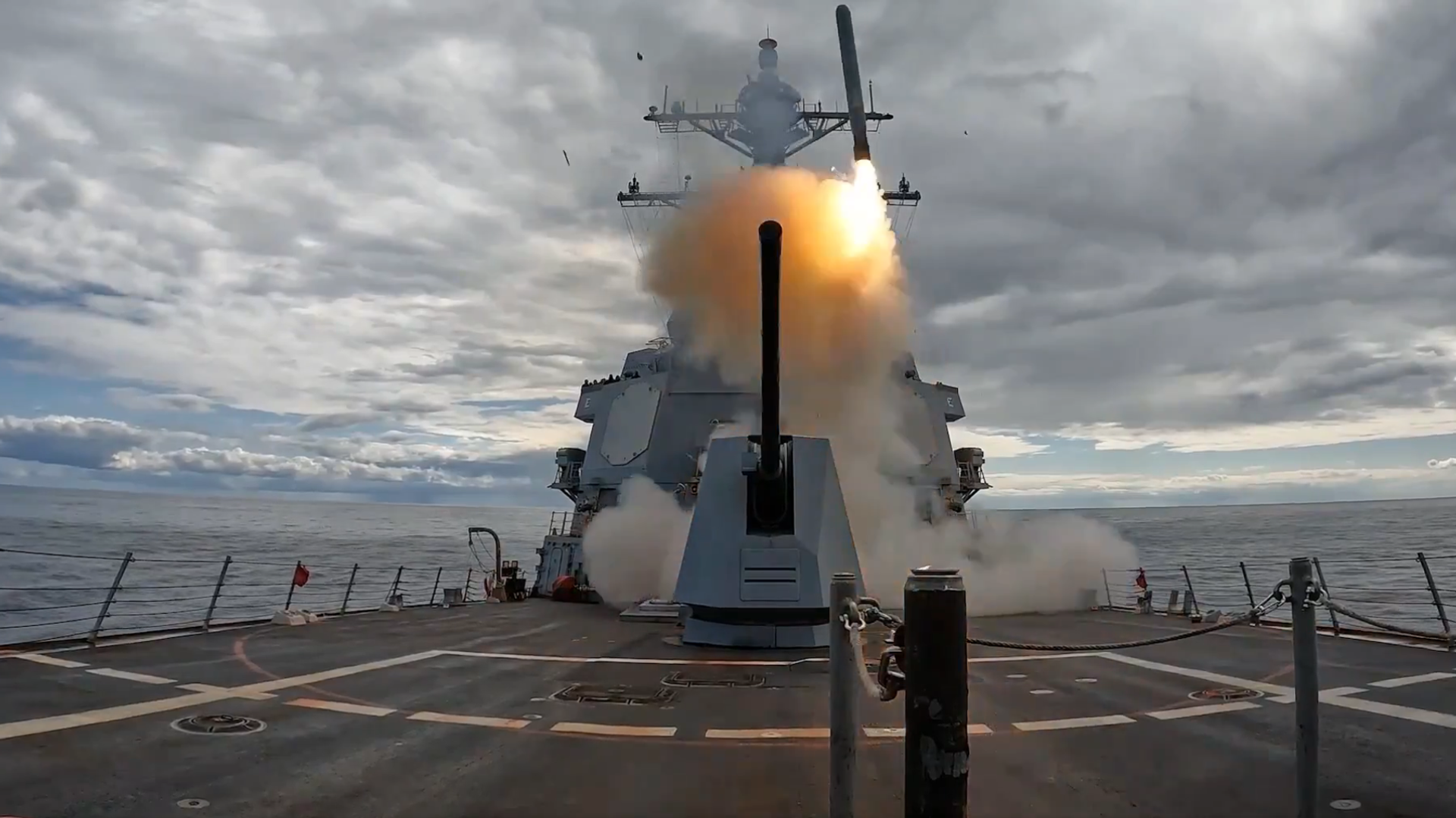 A CENTCOM video's screenshot of a US strike on Iran.  - Sputnik भारत, 1920, 03.03.2026