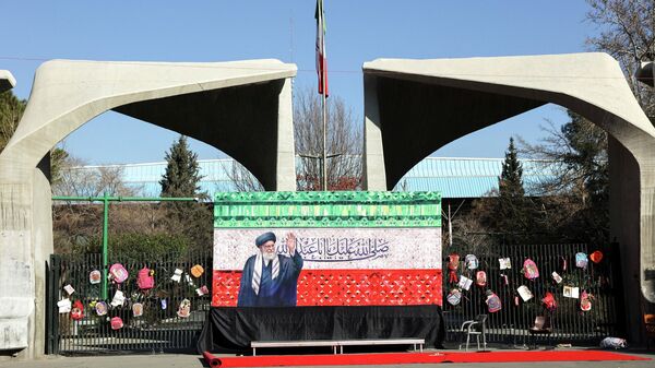 A makeshift memorial in tribute to Iran's late Supreme Leader Ayatollah Ali Khamenei on a street, after he was killed in Israeli and U.S. strikes on Saturday, in Tehran, Iran, March 4, 2026.  - Sputnik भारत