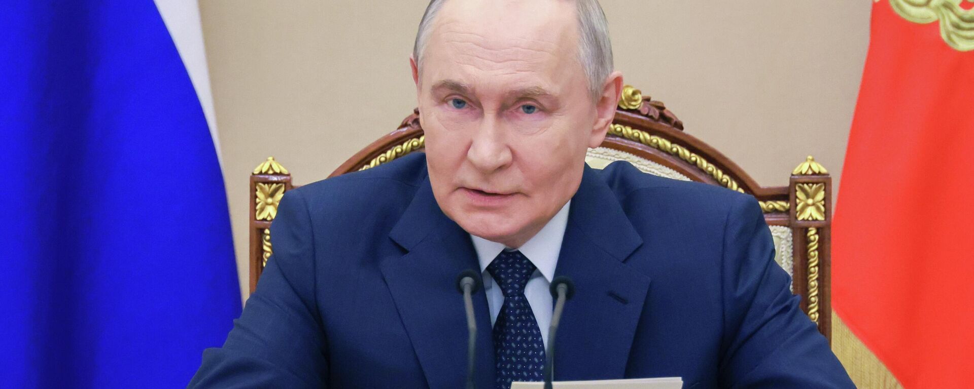Russian President Vladimir Putin during a meeting on the State Armament Program, December 26 - Sputnik India, 1920, 08.03.2026
