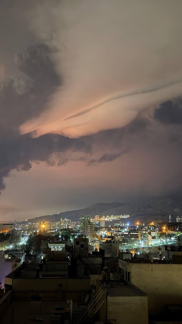 Explosion at Shahran oil depot facility in western Tehran - Sputnik भारत