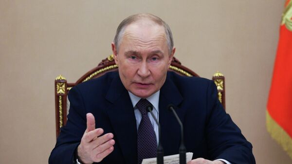 President Vladimir Putin held a meeting on the situation on the global oil and gas market. - Sputnik India