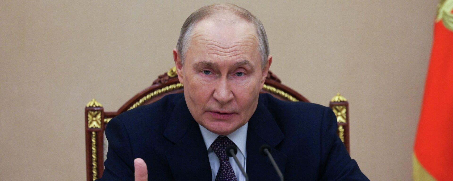 President Vladimir Putin held a meeting on the situation on the global oil and gas market. President Vladimir Putin held a meeting on the situation on the global oil and gas market. - Sputnik India, 1920, 27.03.2026