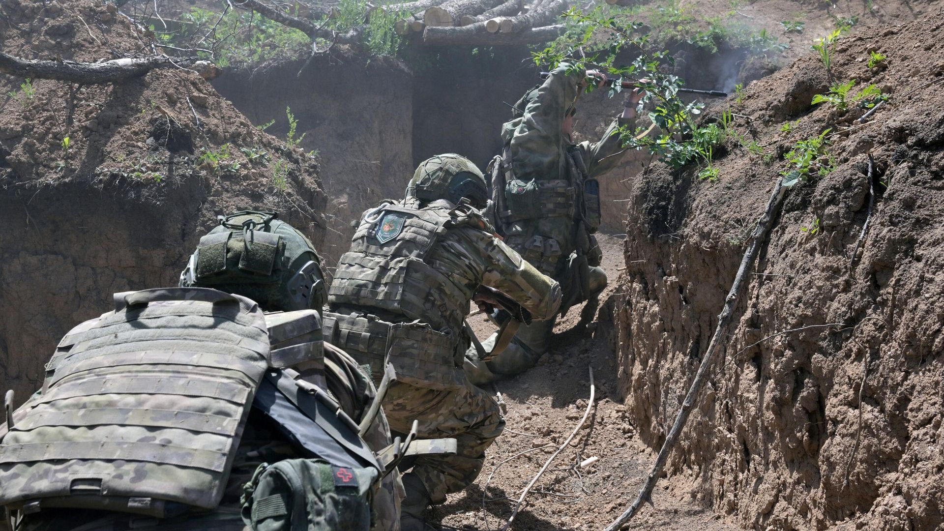 Russian servicemen of the assault units practise assault techniques on an enemy stronghold amid Russia's military operation in Ukraine - Sputnik India, 1920, 24.07.2026