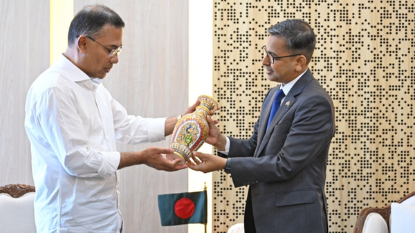 High Commissioner Pranay Verma paid a courtesy call on Prime Minister H.E. Tarique Rahman on 6 April 2026.  - Sputnik भारत