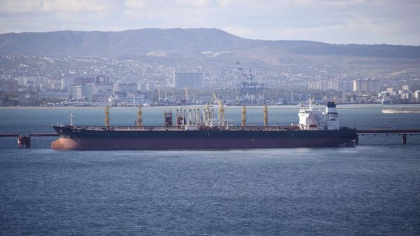 An oil tanker is moored at the Sheskharis complex, part of Chernomortransneft JSC, a subsidiary of Transneft PJSC, in Novorossiysk, Russia, on Oct. 11, 2022.  - Sputnik भारत
