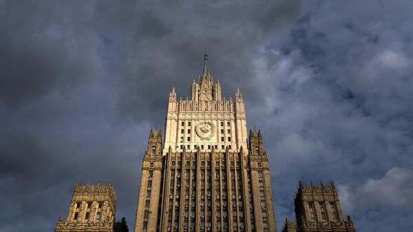 Russian Foreign Affairs Ministry building dominates the landscape against the sky, in Moscow - Sputnik भारत