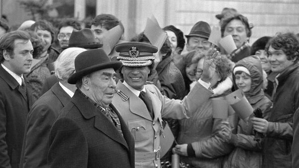 Лидер Ливии Муаммар Каддафи и Председатель Президиума Верховного Совета СССР Леонид Брежнев в Москве, 1981 год - Sputnik India
