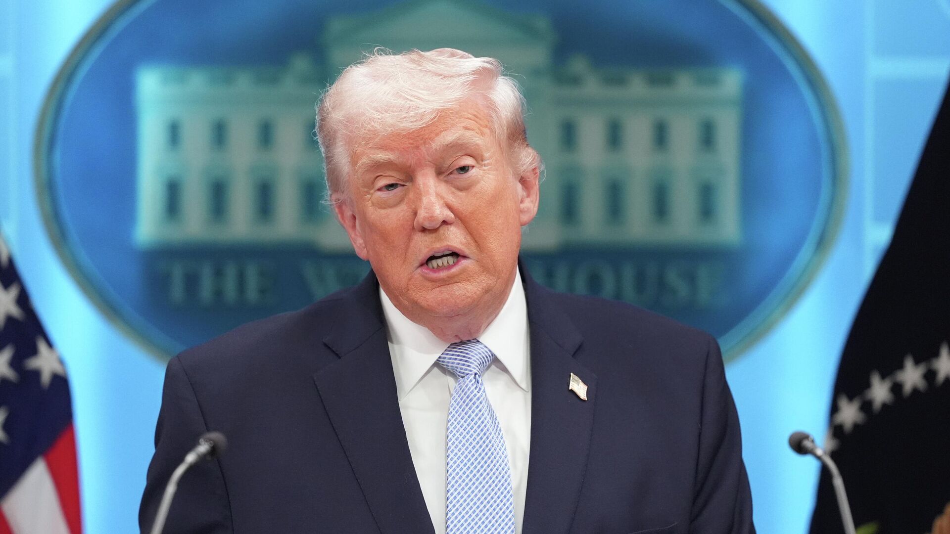 President Donald Trump speaks with reporters in the James Brady Press Briefing Room at the White House, Monday, April 6, 2026, in Washington - Sputnik भारत, 1920, 05.05.2026