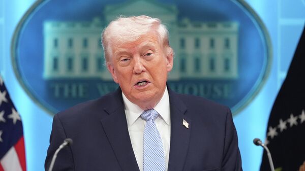 President Donald Trump speaks with reporters in the James Brady Press Briefing Room at the White House, Monday, April 6, 2026, in Washington - Sputnik भारत