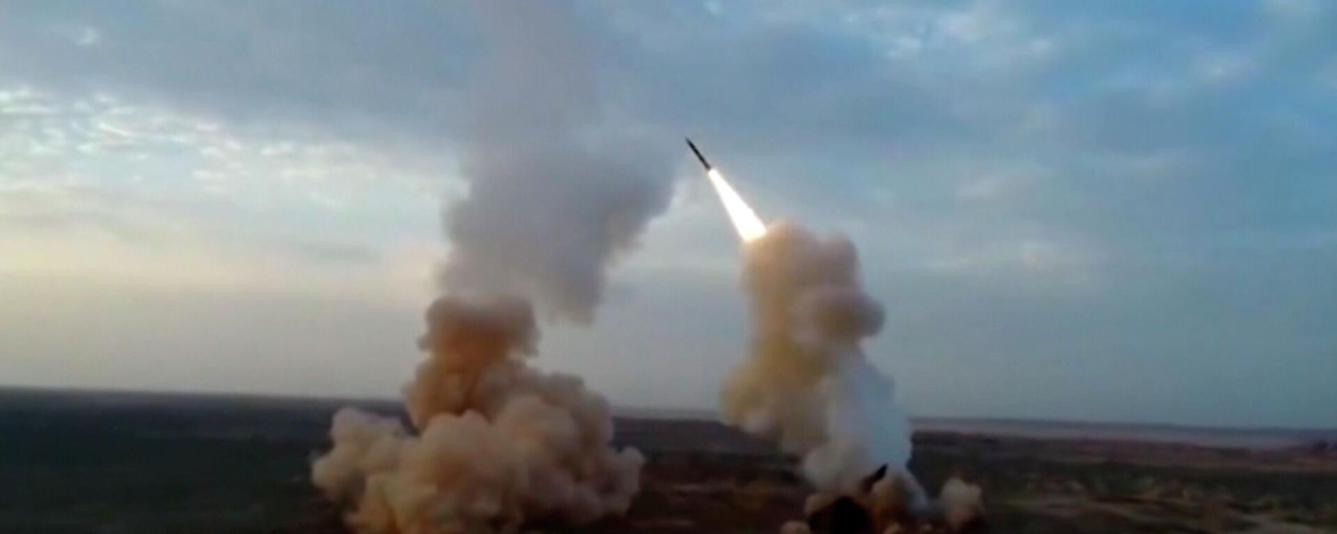 This video grab shows launching underground ballistic missiles by the Iranian Revolutionary Guard during a military exercise - Sputnik India, 1920, 08.05.2026