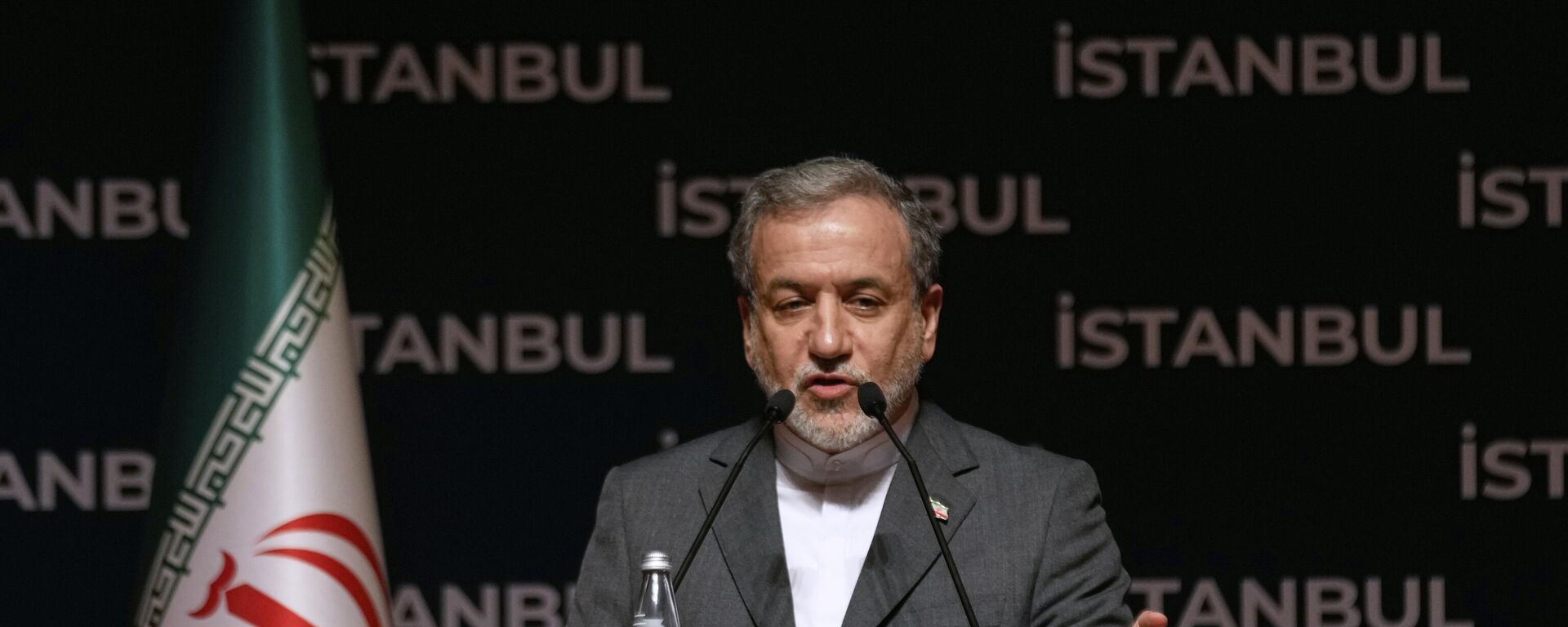 Iranian Foreign Minister Abbas Araghchi attends a news conference, in Istanbul, Turkey, Sunday, June 22, 2025. - Sputnik India, 1920, 16.05.2026