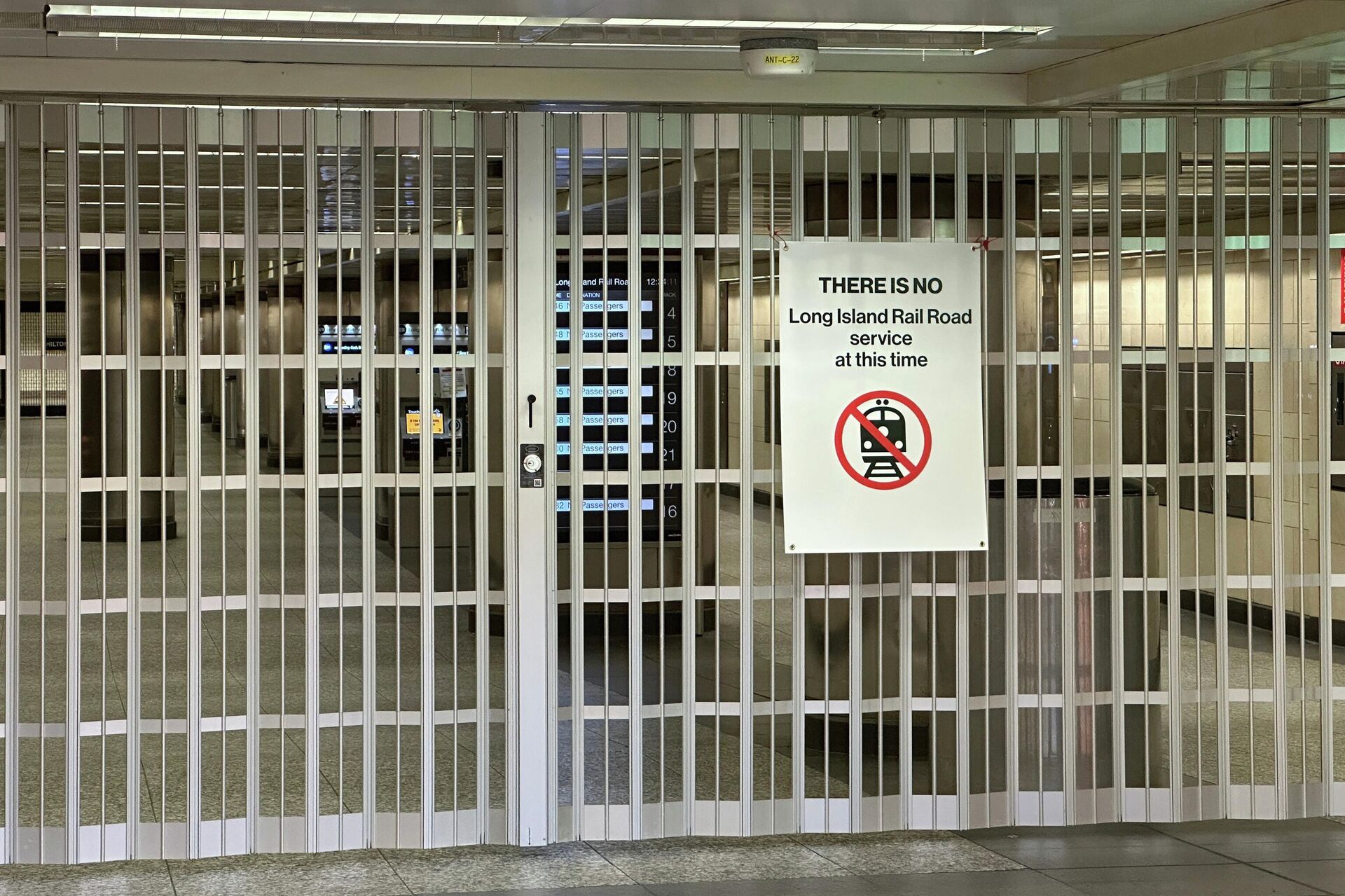 A gate blocks a corridor to Long Island Rail Road train platforms at Penn Station on the first day of a strike on Saturday, May 16, 2026 in New York A gate blocks a corridor to Long Island Rail Road train platforms at Penn Station on the first day of a strike on Saturday, May 16, 2026 in New York - Sputnik India, 1920, 17.05.2026