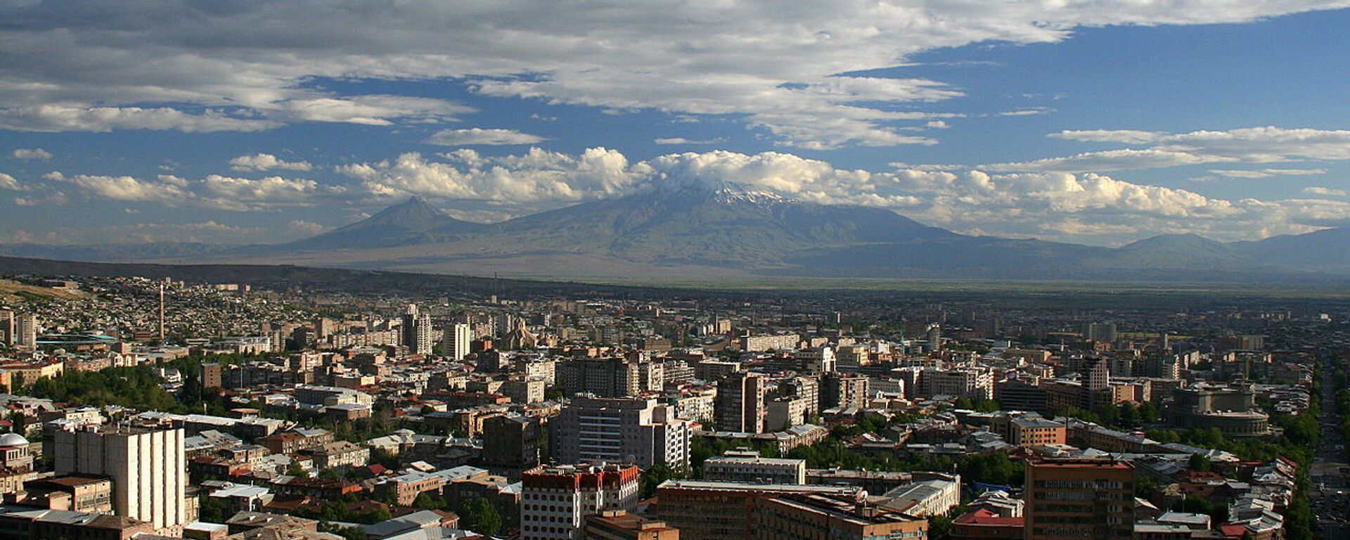 A view of Yerevan from the Mother Armenia monument - Sputnik भारत, 1920, 20.05.2026