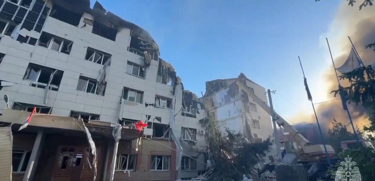 Three people have been pulled from the rubble of the dormitory in Starobelsk that was struck by Ukrainian forces - Sputnik India