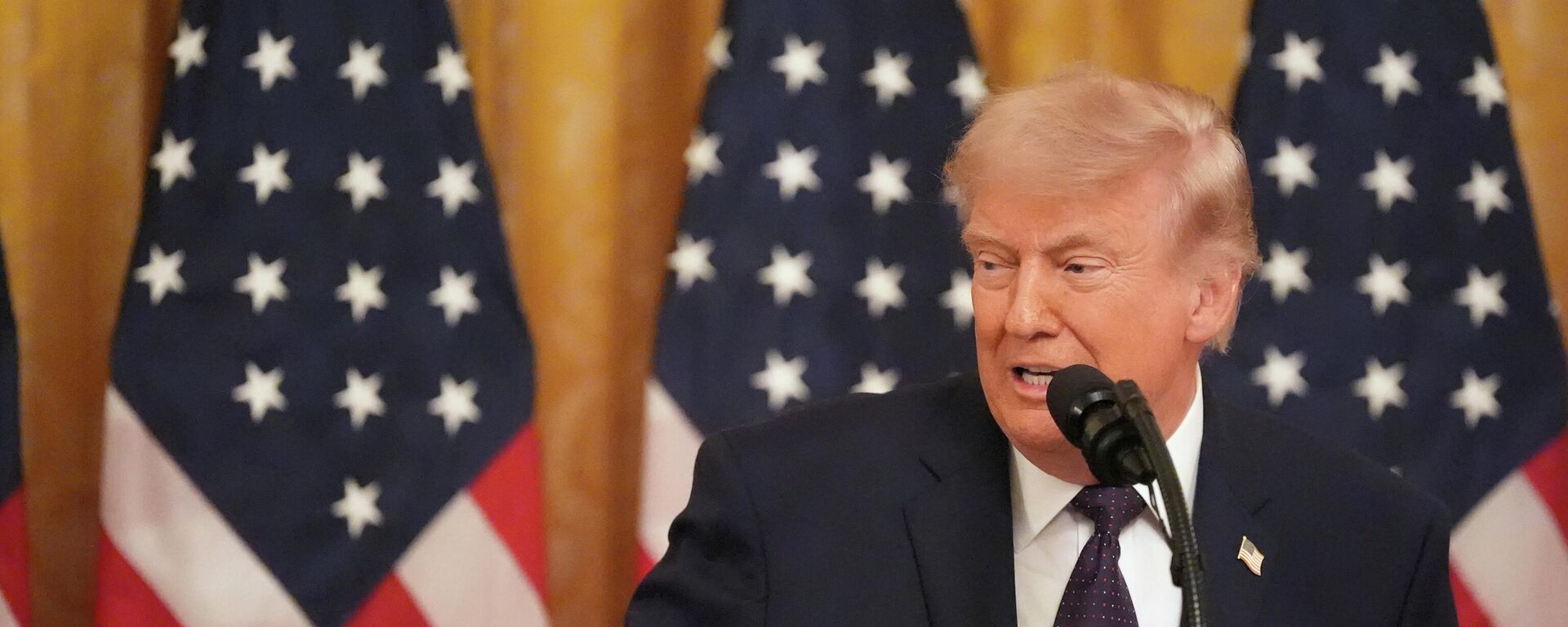 President Donald Trump speaks during the swearing in of Kevin Warsh as Chairman of the Federal Reserve in the East Room of the White House, Friday, May 22, 2026, in Washington - Sputnik India, 1920, 15.06.2026