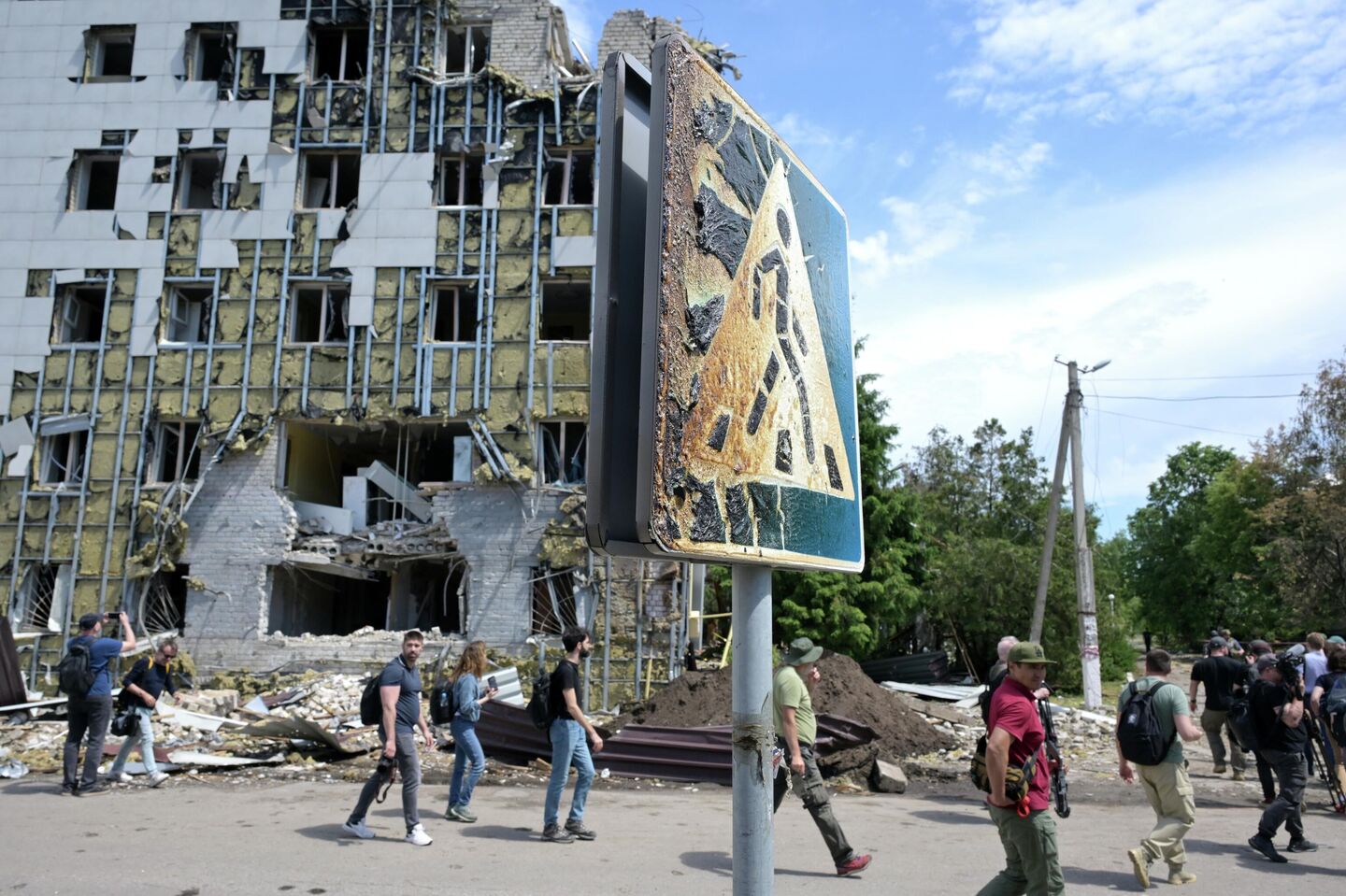 Foreign Journalists Come Face to Face With Starobelsk Tragedy - Sputnik India