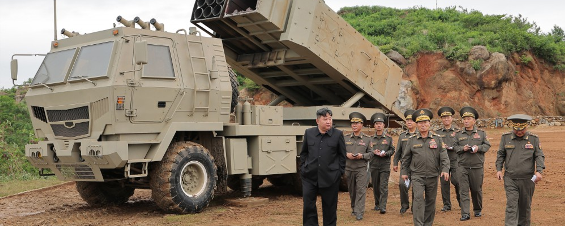 North Korean leader Kim Jong-un oversaw tests of major new weapons systems conducted by the DPRK Missile Administration and Academy of Defence Sciences on May 26 - Sputnik भारत, 1920, 27.05.2026