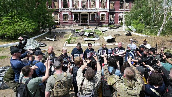 Foreign Journalists Come Face to Face With Starobelsk Tragedy - Sputnik भारत