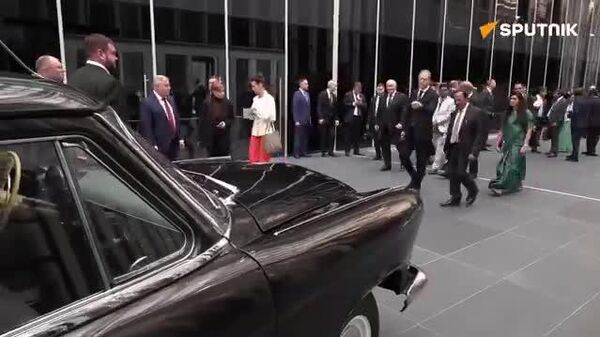 🚨🇮🇳🇷🇺 Ajit Doval gets rare glimpse of Yuri Gagarin’s car in Moscow - Sputnik India