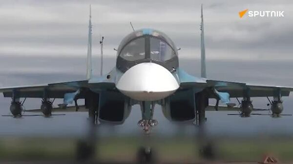 💥🇷🇺 रूसी Su-34 यूनिट ने युद्ध के मैदान में यूक्रेनी किलेबंदी और कर्मियों पर एक शक्तिशाली हमला किया - Sputnik भारत