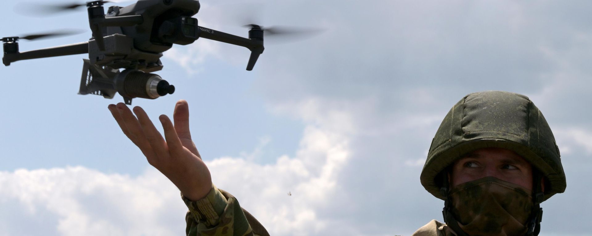 UAV operator in the SMO zone - Sputnik India, 1920, 13.07.2026