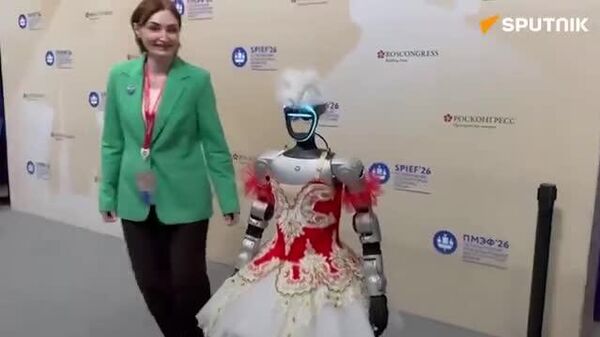 🚨🇷🇺 Robots at SPIEF steal the spotlight - Sputnik India
