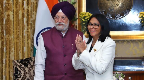 Union Minister for Petroleum and Natural Gas Hardeep Singh Puri called on Venezuela's Acting President Delcy Rodriguez on June 4 - Sputnik भारत